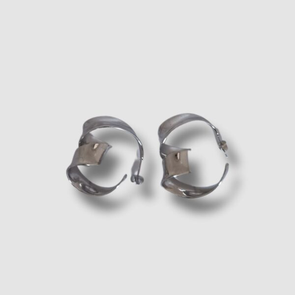 BOUCLE D'OREILLE TORSADÉE