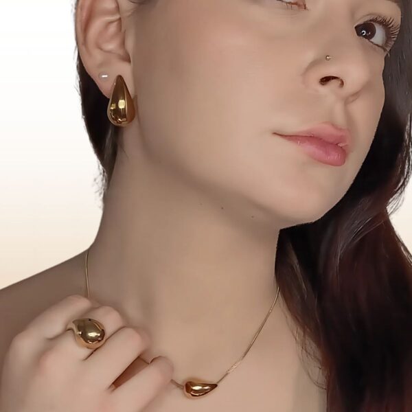 COLLIER DÉLICAT GOUTTE