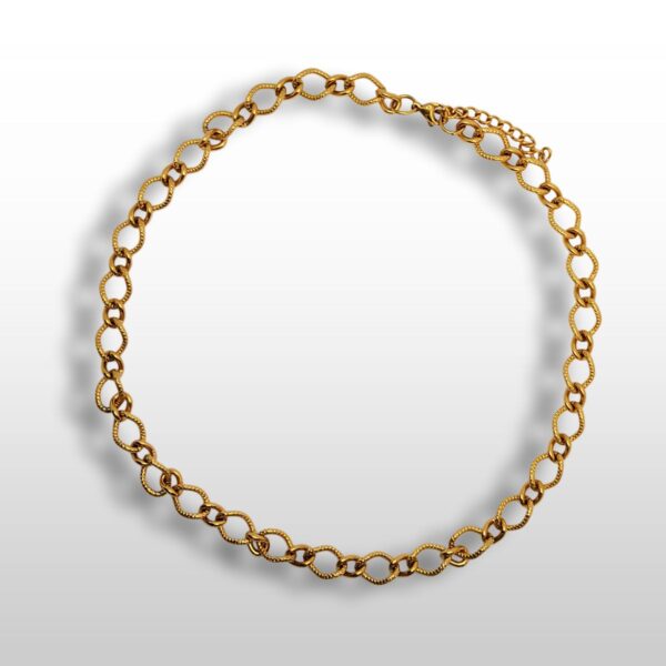 Collier structuré à larges maillons