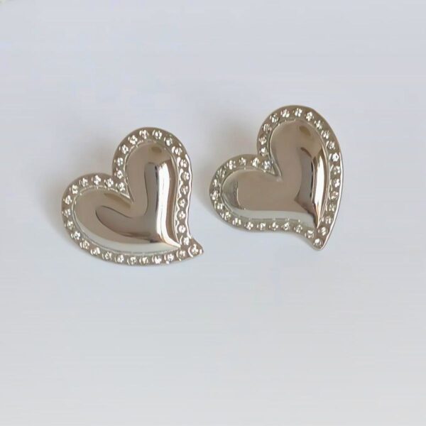 BOUCLE D’OREILLES COEUR SCINTILLANTE