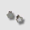 CLOUS D'OREILLES ÉTOILE NACRE