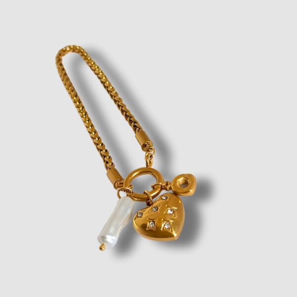 BRACELET CHAÎNE AVEC PENDENTIF COEUR
