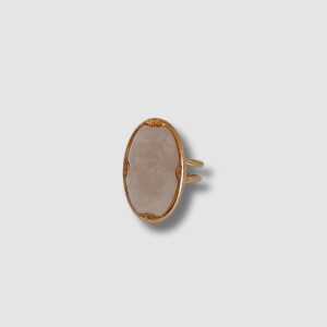 Bague dorée nacrée ovale rose pâle Ajustable.