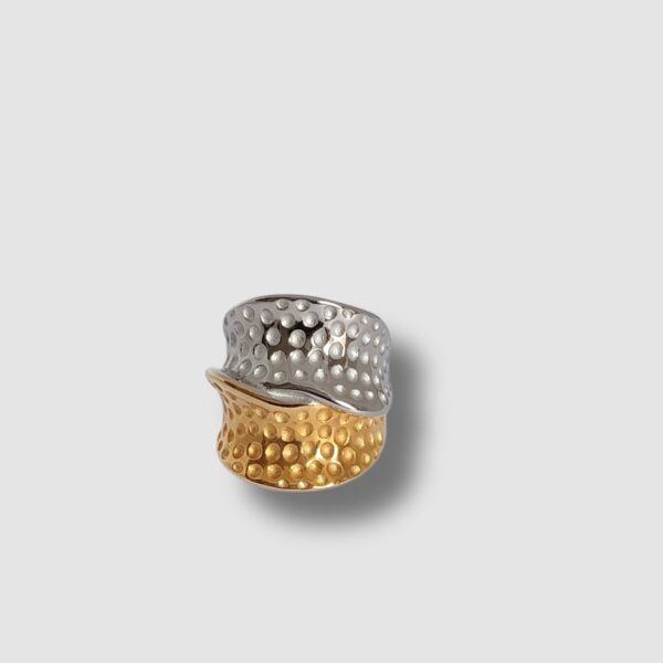 Bague martelée bicolore doré et argenté en acier inoxydable pour femme